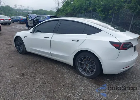 2020 Tesla Model 3 Standard Range Plus Rear-Wheel Drive/Standard Range Rear-Wheel Drive from USA, damaged, VIN 5YJ3E1EA8LF645278